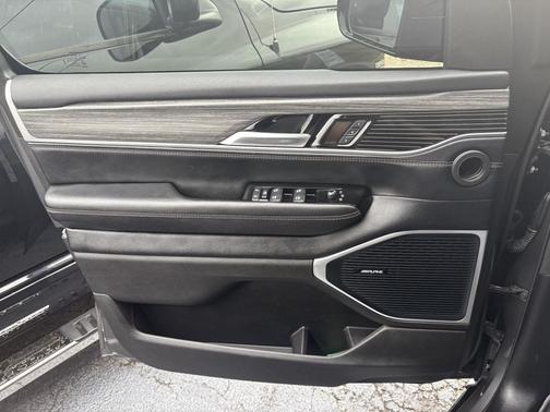 Baltic Gray Metallic Clearcoat 2024 Jeep Wagoneer Series II 4x4