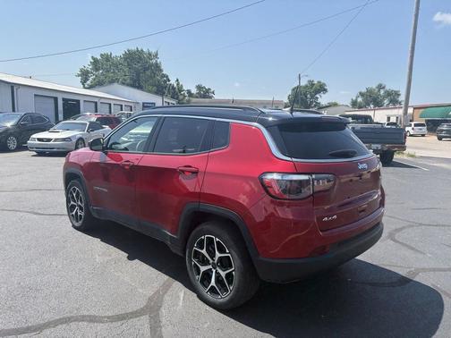 Red Hot Pearlcoat 2025 Jeep Compass Limited