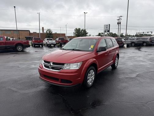 Redline 2 Coat Pearl 2019 Dodge Journey SE