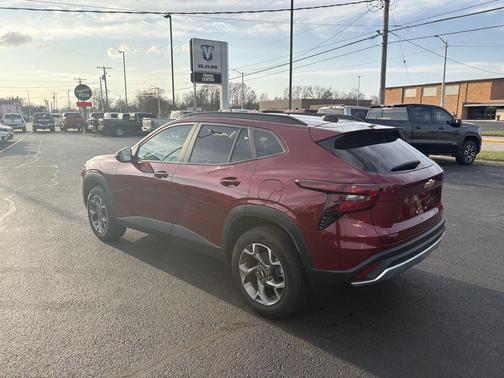 2025 Chevrolet Trax LT