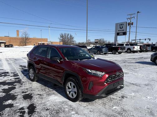 2024 Toyota RAV4 LE