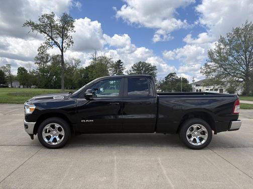 Diamond Black Crystal Pearlcoat 2022 RAM 1500 Big Horn/Lone Star