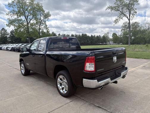 Diamond Black Crystal Pearlcoat 2022 RAM 1500 Big Horn/Lone Star