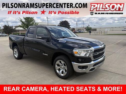 Diamond Black Crystal Pearlcoat 2022 RAM 1500 Big Horn/Lone Star