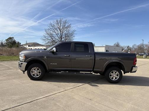 2022 RAM 2500 Laramie Crew Cab 4x4 6'4' Box