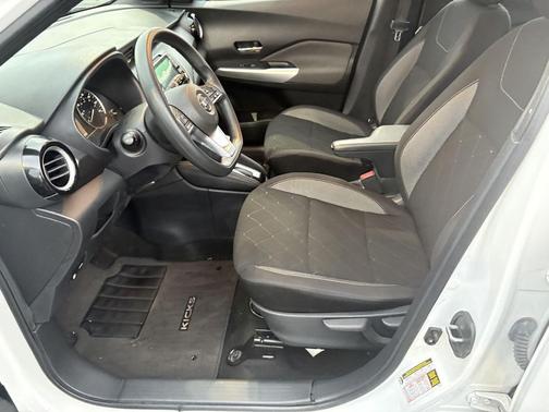 2020 Nissan Kicks SV