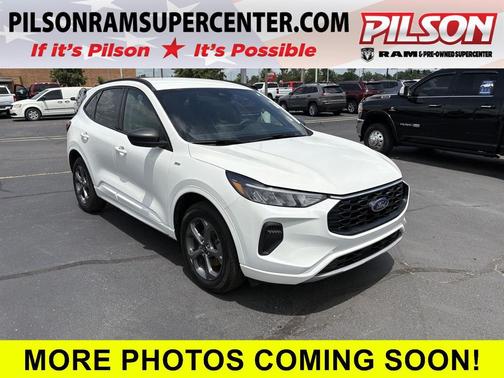 Star White Metallic Tri-Coat 2024 Ford Escape ST-Line