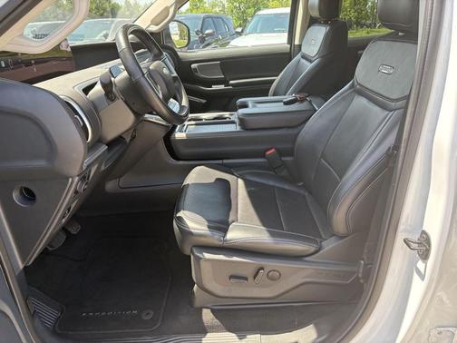 Oxford White 2025 Ford Expedition Platinum