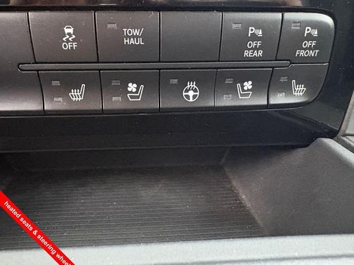 2017 RAM 1500 Night Crew Cab 4x4 5'7' Box