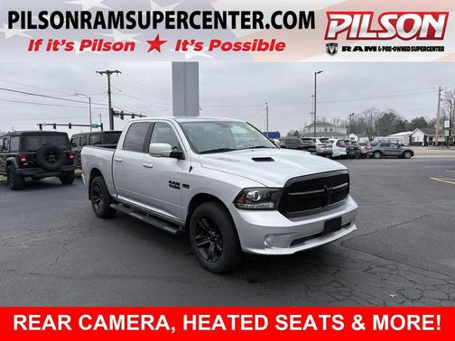 2017 RAM 1500 Night Crew Cab 4x4 5'7' Box