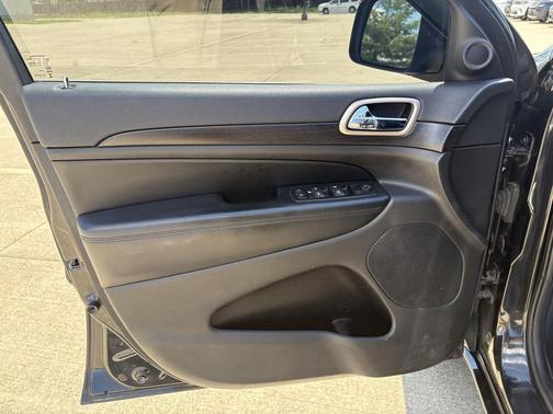 Brilliant Black Crystal Pearlcoat 2015 Jeep Grand Cherokee Altitude