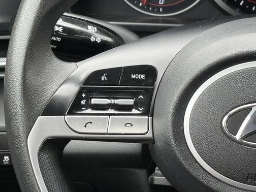 Fluid Metal 2022 Hyundai ELANTRA SEL