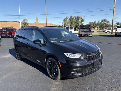 2025 Chrysler Pacifica Limited