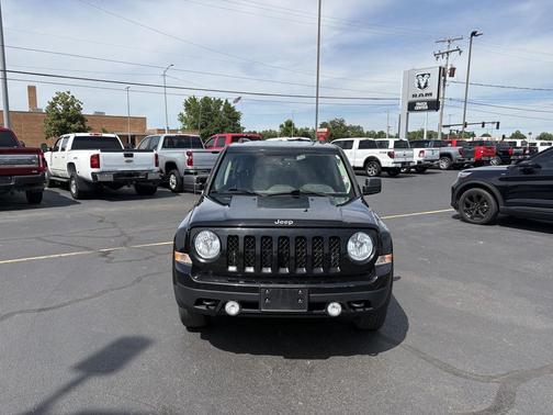 Black Clearcoat 2017 Jeep Patriot Sport