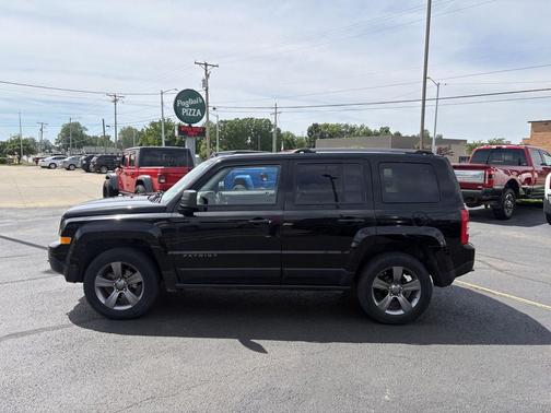 Black Clearcoat 2017 Jeep Patriot Sport