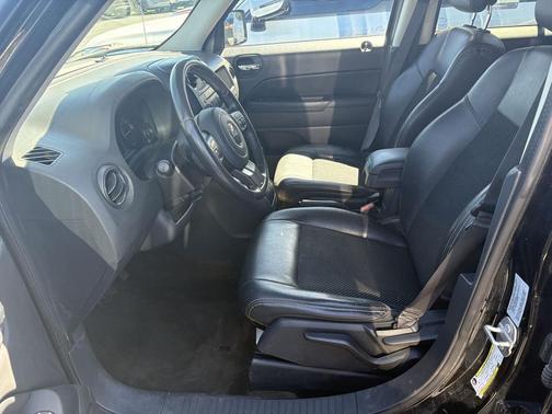 Black Clearcoat 2017 Jeep Patriot Sport