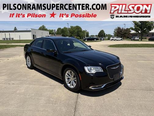 Gloss Black 2021 Chrysler 300 Touring
