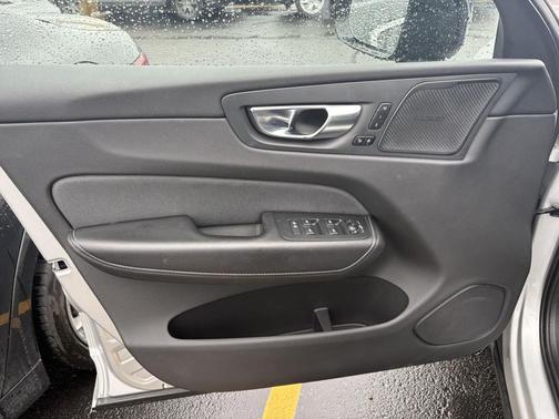 2021 Volvo XC60 T5 R-Design