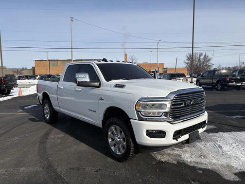 2023 RAM 3500 Laramie Crew Cab 4x4 6'4' Box