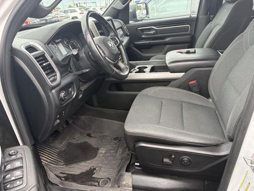 Bright White Clearcoat 2021 RAM 1500 Big Horn/Lone Star