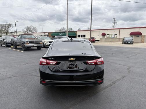 Mosaic Black Metallic 2021 Chevrolet Malibu FWD LT