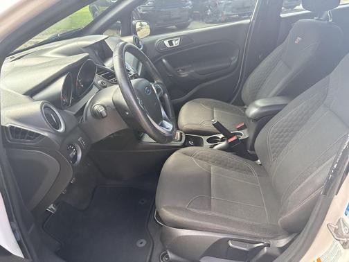 White Platinum Metallic Tri-Coat 2016 Ford Fiesta ST