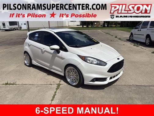 White Platinum Metallic Tri-Coat 2016 Ford Fiesta ST