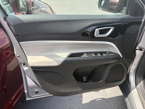 Billet Silver Metallic Clearcoat 2023 Jeep Compass Limited
