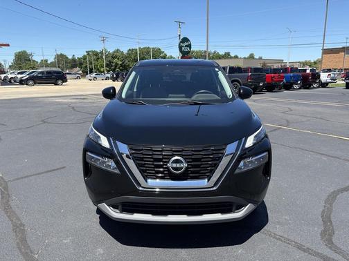 Super Black 2023 Nissan Rogue SV