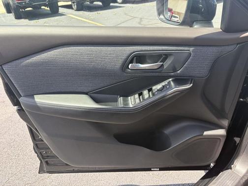 Super Black 2023 Nissan Rogue SV
