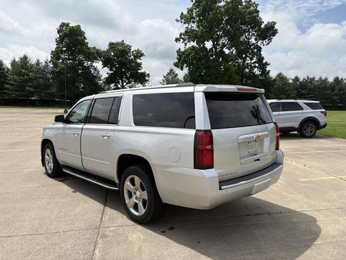 Silver Ice Metallic 2020 Chevrolet Suburban Premier