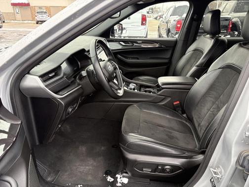 2022 Jeep Grand Cherokee L Altitude