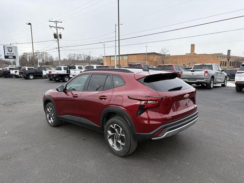 2025 Chevrolet Trax LT