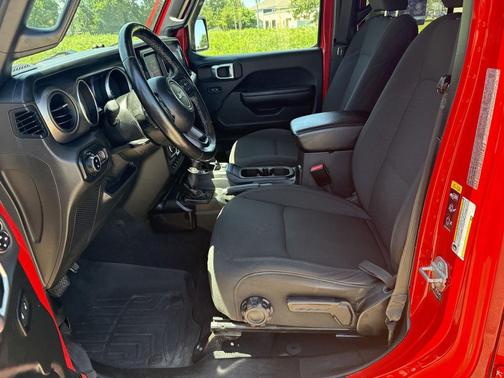 Firecracker Red Clearcoat 2021 Jeep Gladiator Sport S