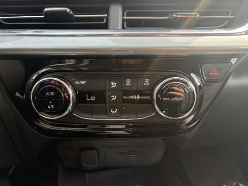 Sterling Gray Metallic 2025 Chevrolet Trax LT
