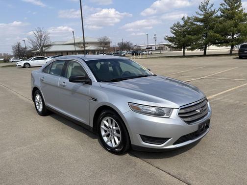 Ingot Silver Metallic 2014 Ford Taurus SE