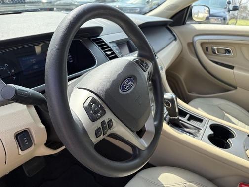 Ingot Silver Metallic 2014 Ford Taurus SE