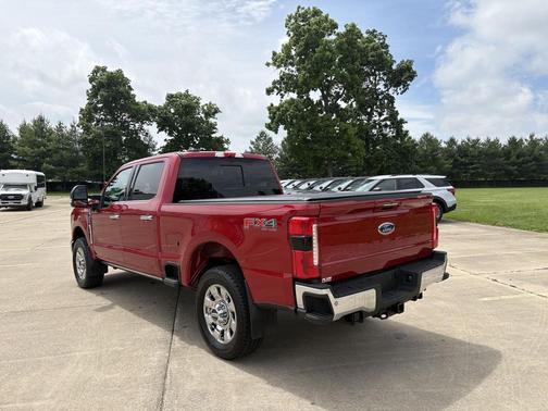 Rapid Red Metallic Tinted Clearcoat 2024 Ford F-250 Lariat