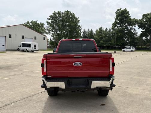Rapid Red Metallic Tinted Clearcoat 2024 Ford F-250 Lariat