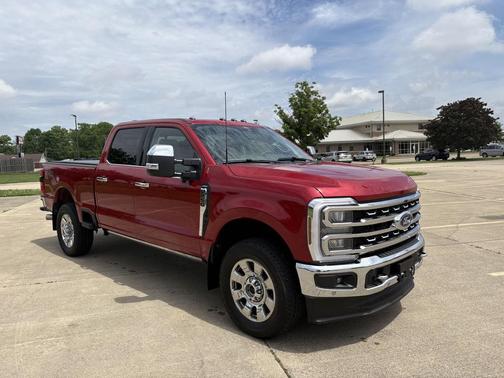 Rapid Red Metallic Tinted Clearcoat 2024 Ford F-250 Lariat