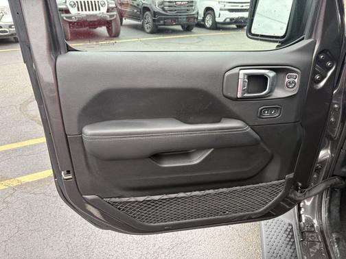 Granite Crystal Metallic Clearcoat 2023 Jeep Wrangler 4xe Sahara