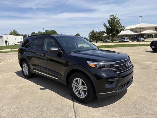 Agate Black Metallic 2024 Ford Explorer XLT