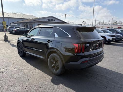 2022 Kia Sorento LX