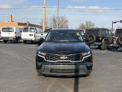 2022 Kia Sorento LX
