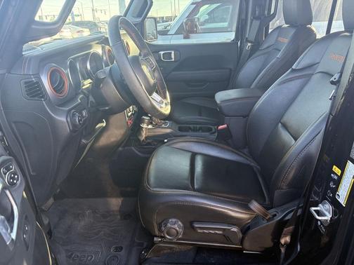 Black Clearcoat 2023 Jeep Gladiator Mojave 4x4