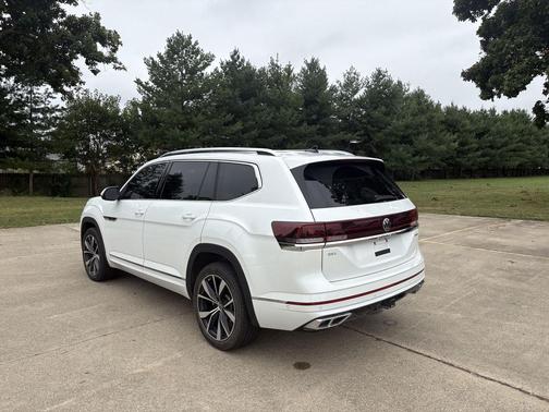 Opal White Pearl 2025 Volkswagen Atlas 2.0T SEL Premium R-Line 4MOTION
