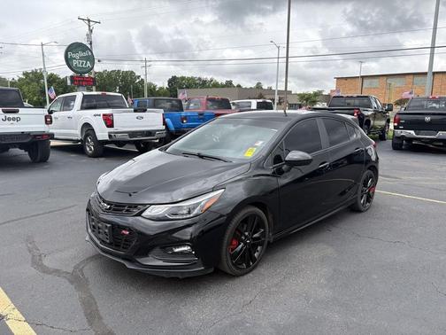 Black 2018 Chevrolet Cruze LT