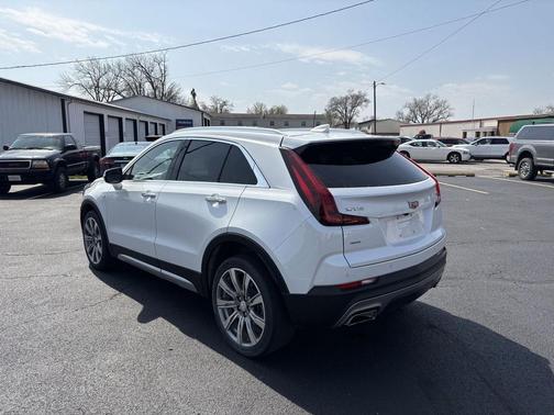 Crystal White Tricoat 2023 Cadillac XT4 Premium Luxury
