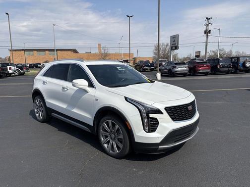Crystal White Tricoat 2023 Cadillac XT4 Premium Luxury