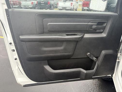 2018 RAM 2500 Tradesman Regular Cab 4x2 8' Box